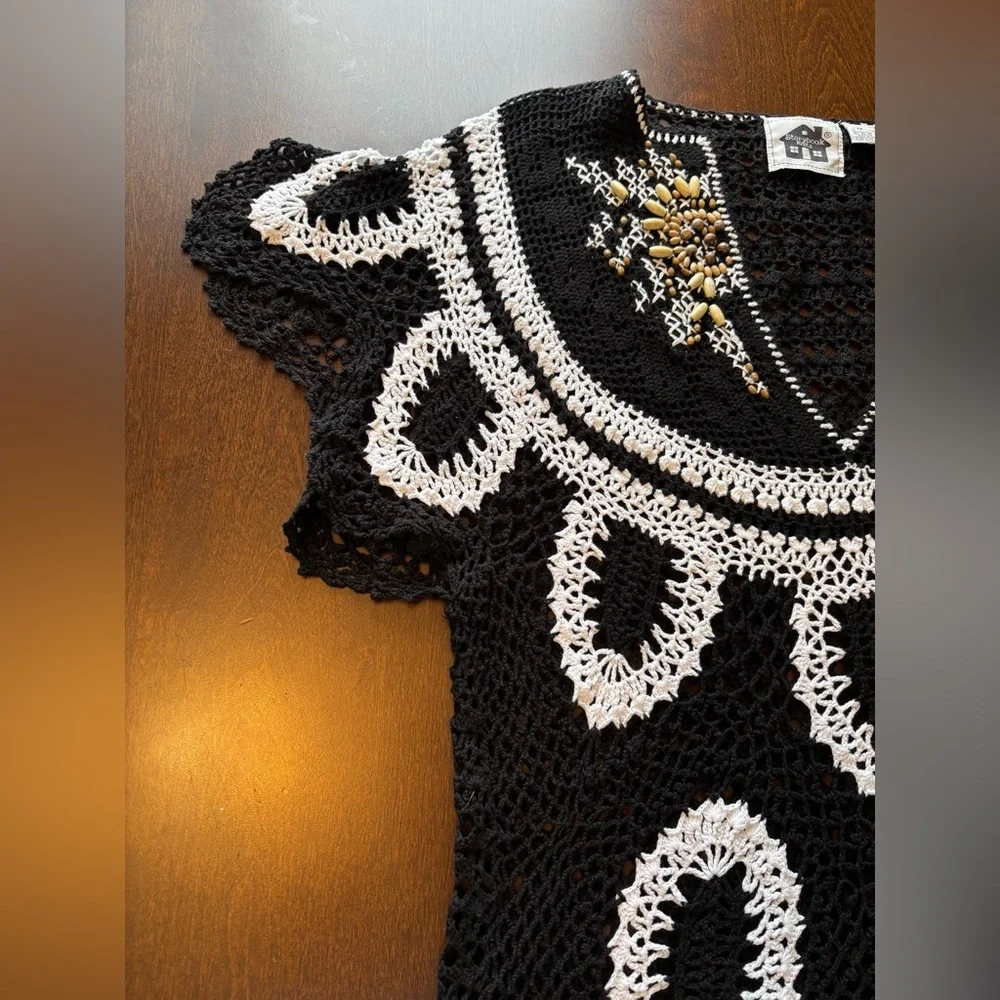 STORYBOOK KNITS Vintage M Beaded Crochet Sweater Sculpted Cap Sleeve Deep V-Neck - Picture 8 of 10